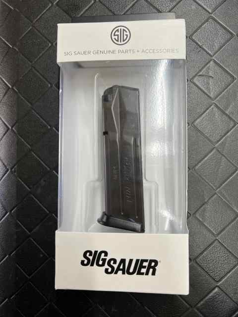 Sig P229 9MM 15 Round Mag 229-1 E2 - New